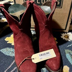 Tecova's The Lucy Women's Wine Suede Ankle Boots